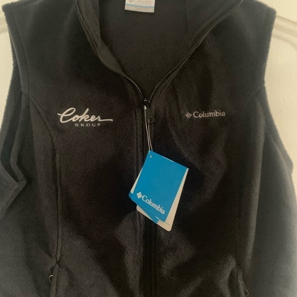 NWT Women’s Benton springs black fleece work vest zipper Coker on front. Small - Picture 3 of 9